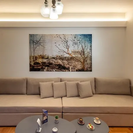 Blue Ark Acropolis Compass Apartment *