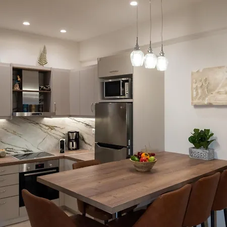 Blue Ark Acropolis Compass Apartment *